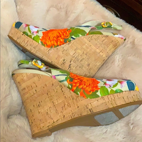 Nine West floral wedges - Picture 2 of 7